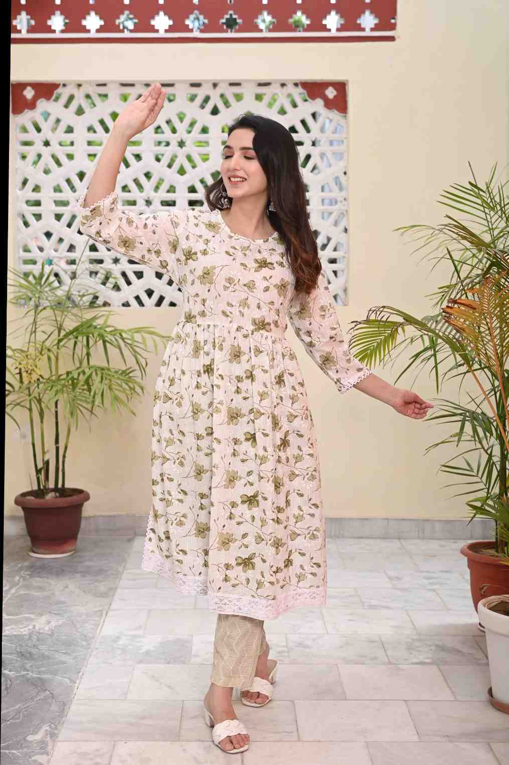 NYRA CUT FLORAL COTTON KURTA PANT SET - SKYTICK