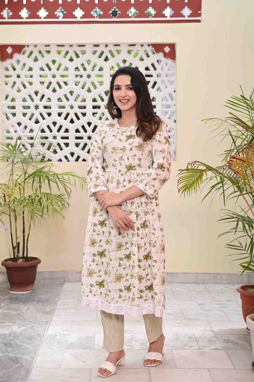 NYRA CUT FLORAL COTTON KURTA PANT SET - SKYTICK